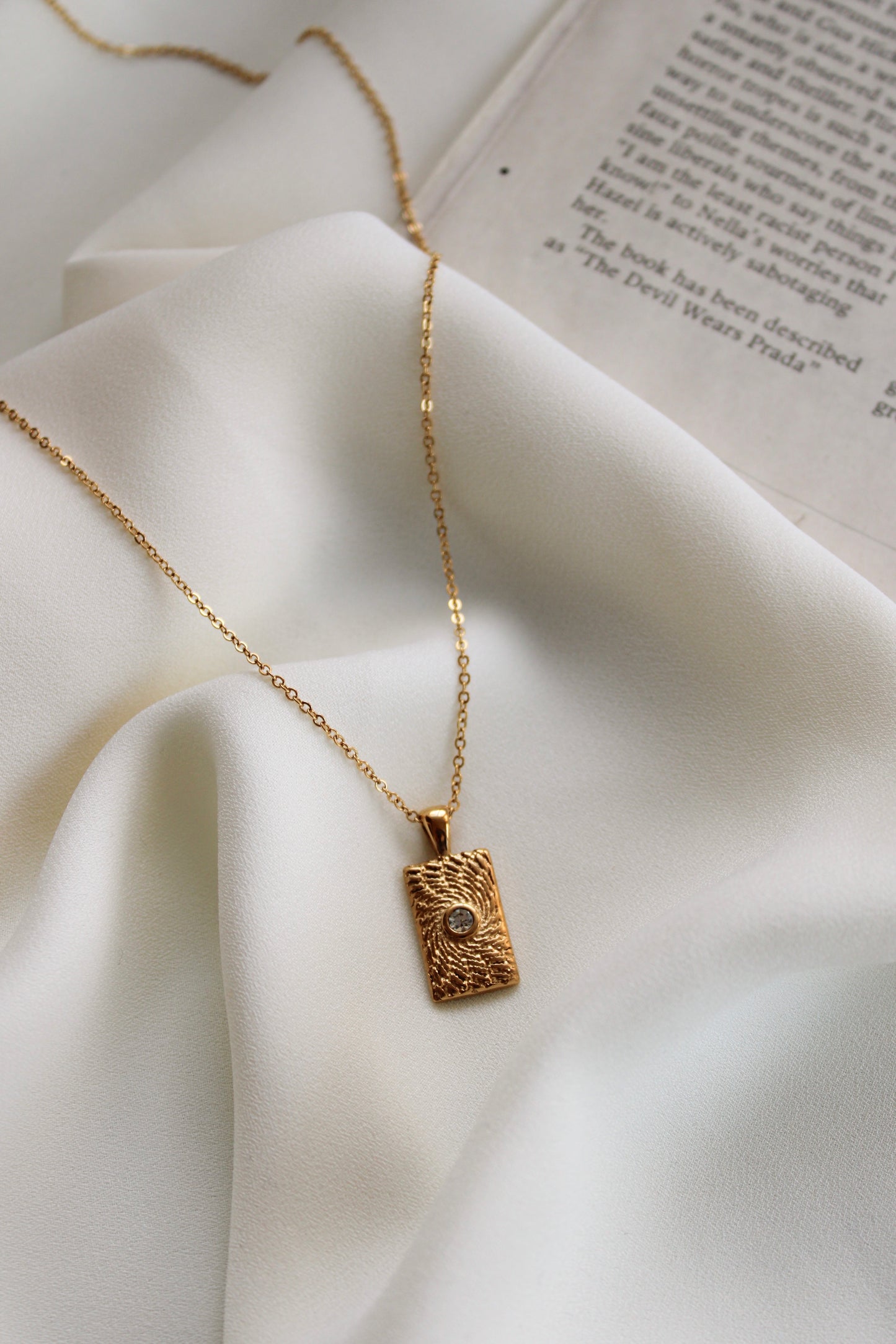 Alice Necklace
