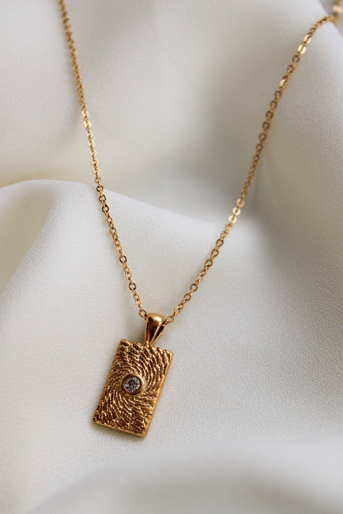 Alice Necklace