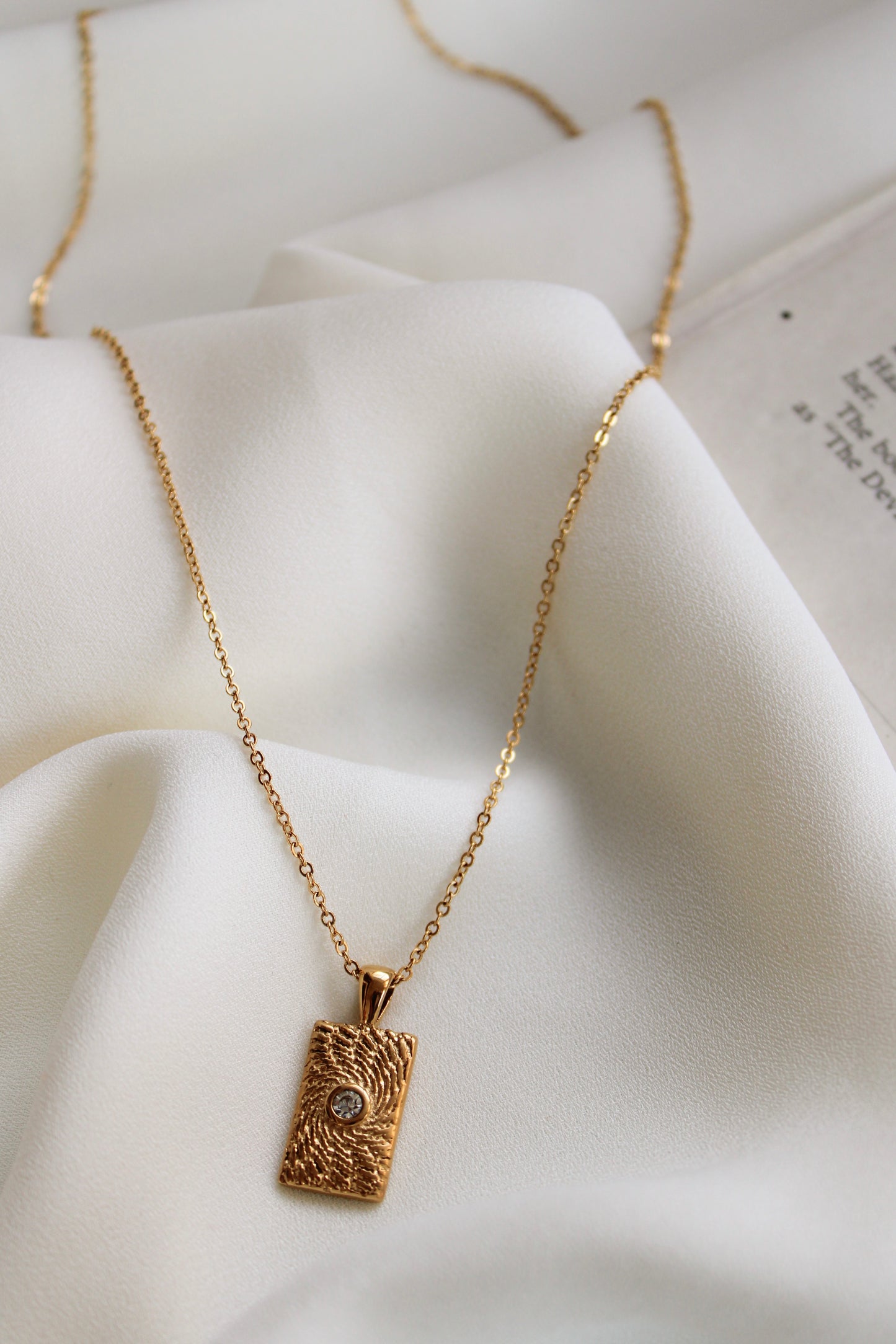 Alice Necklace