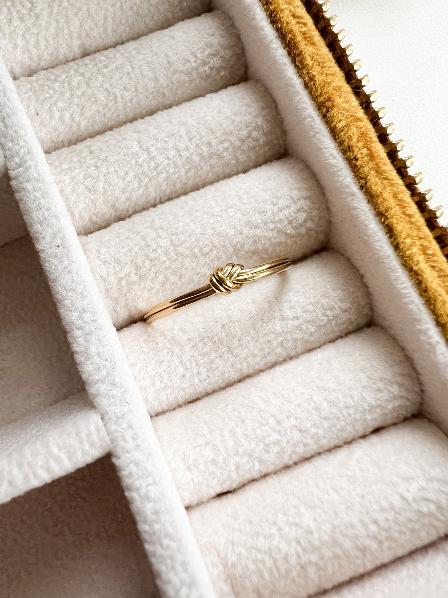Thin Twisted Ring