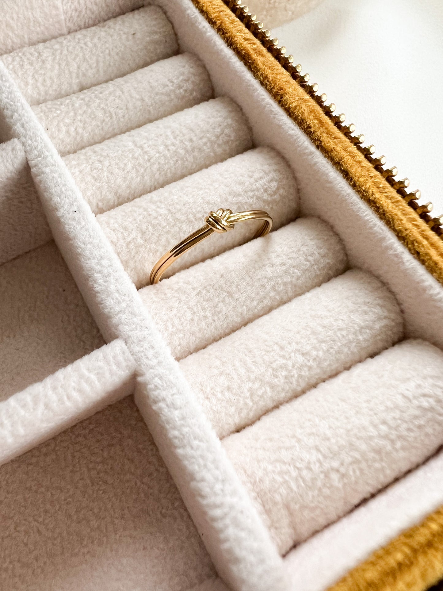 Thin Twisted Ring