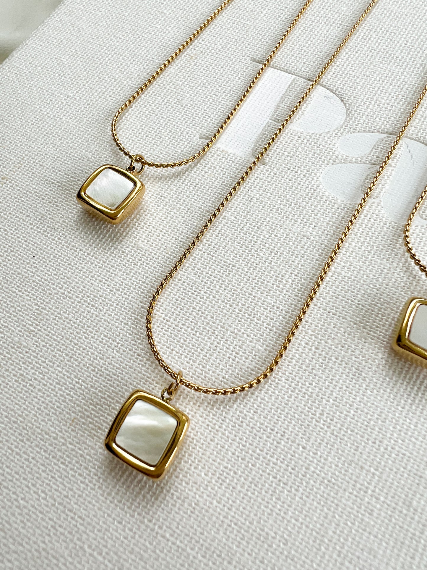 Iridescent Pendant Necklace