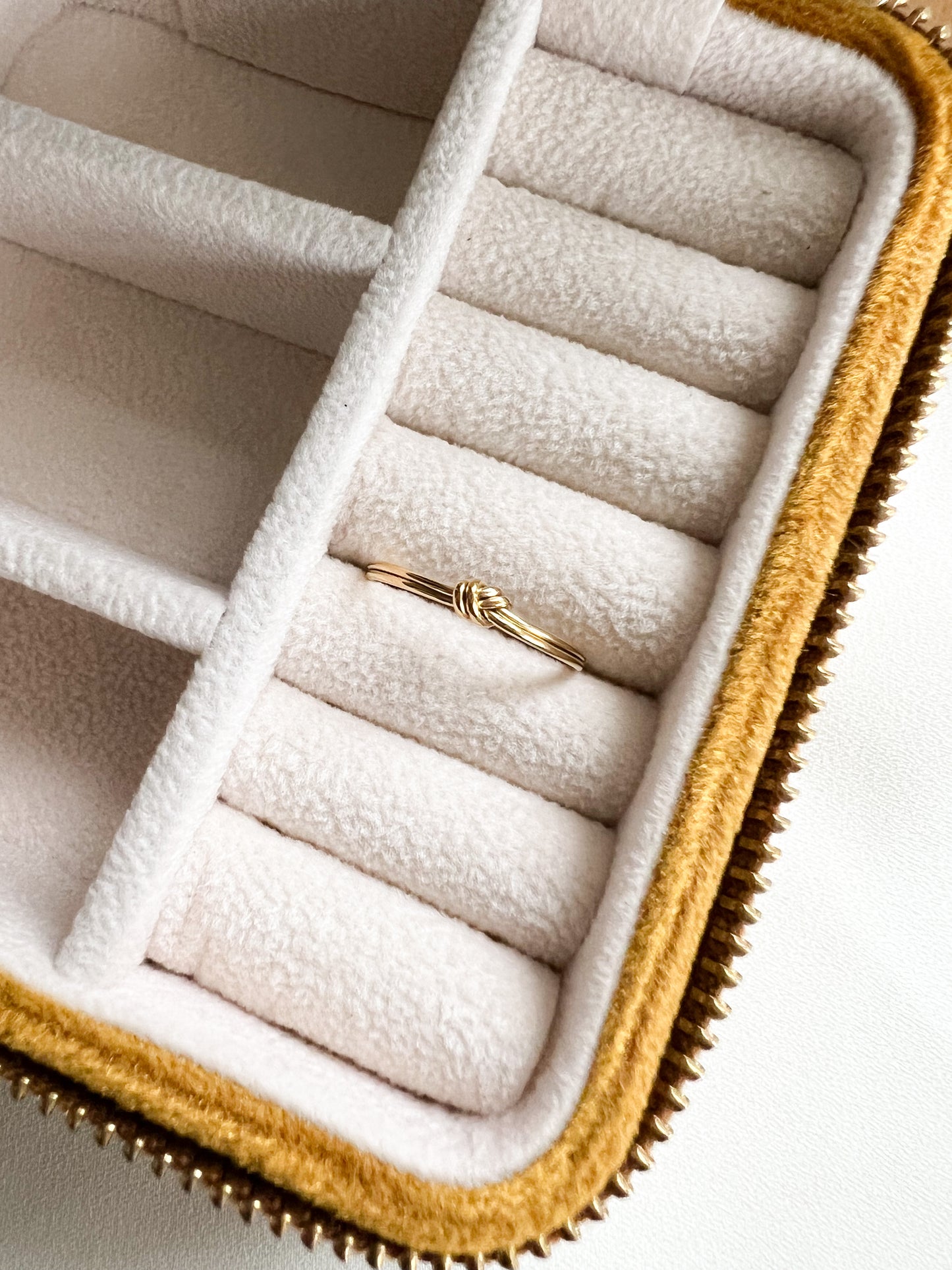 Thin Twisted Ring