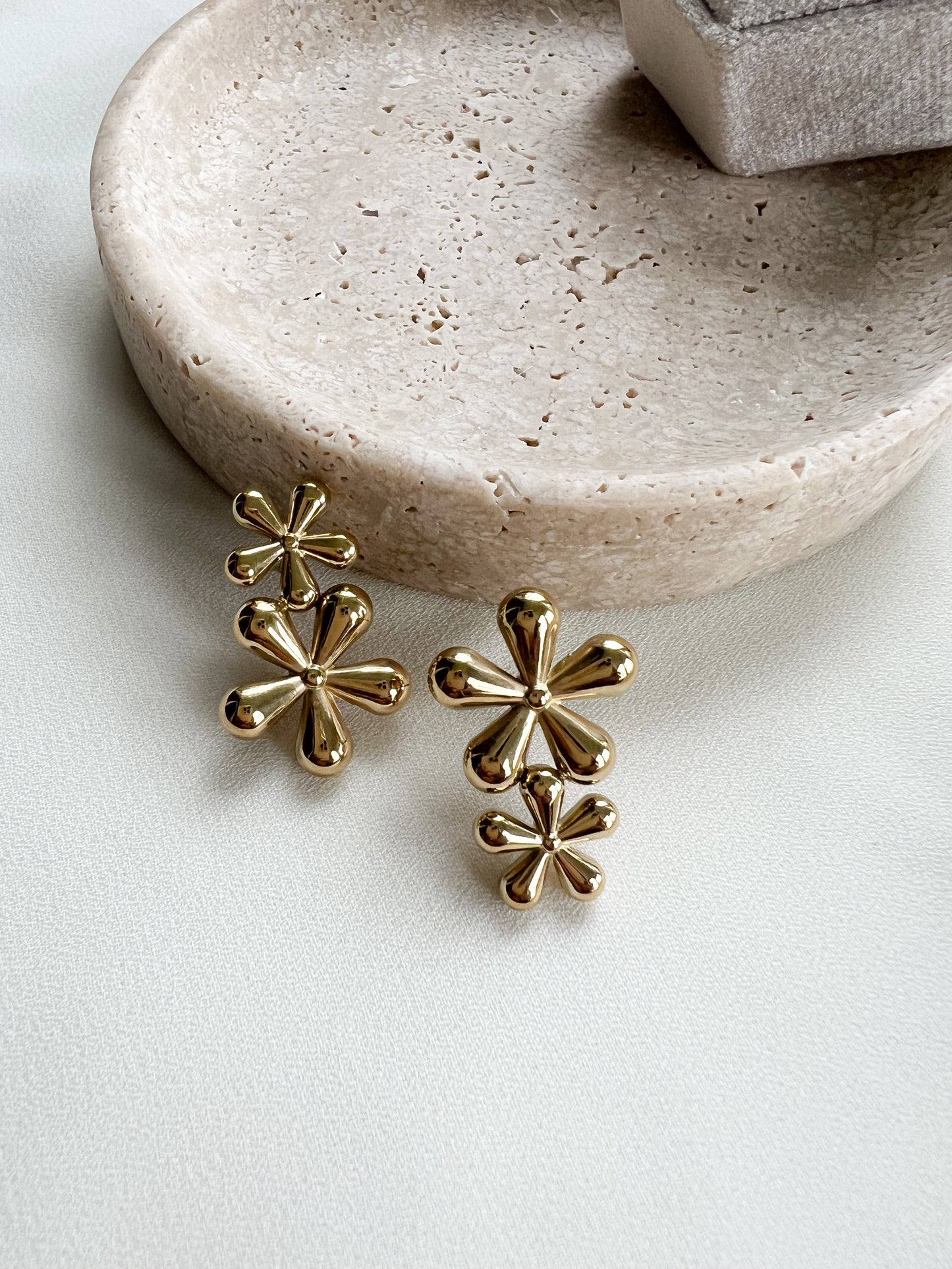 Daisy Stud Earrings