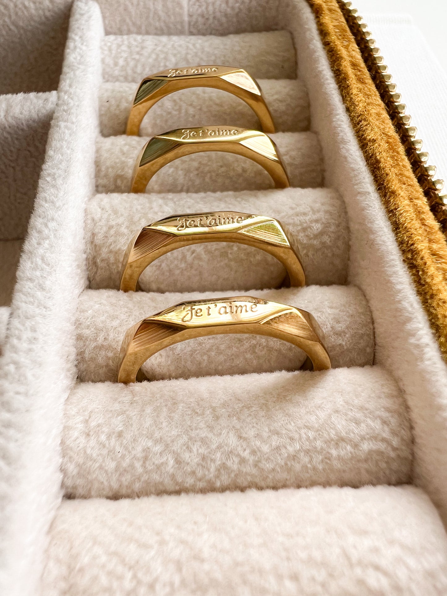 Je t'aime Ring