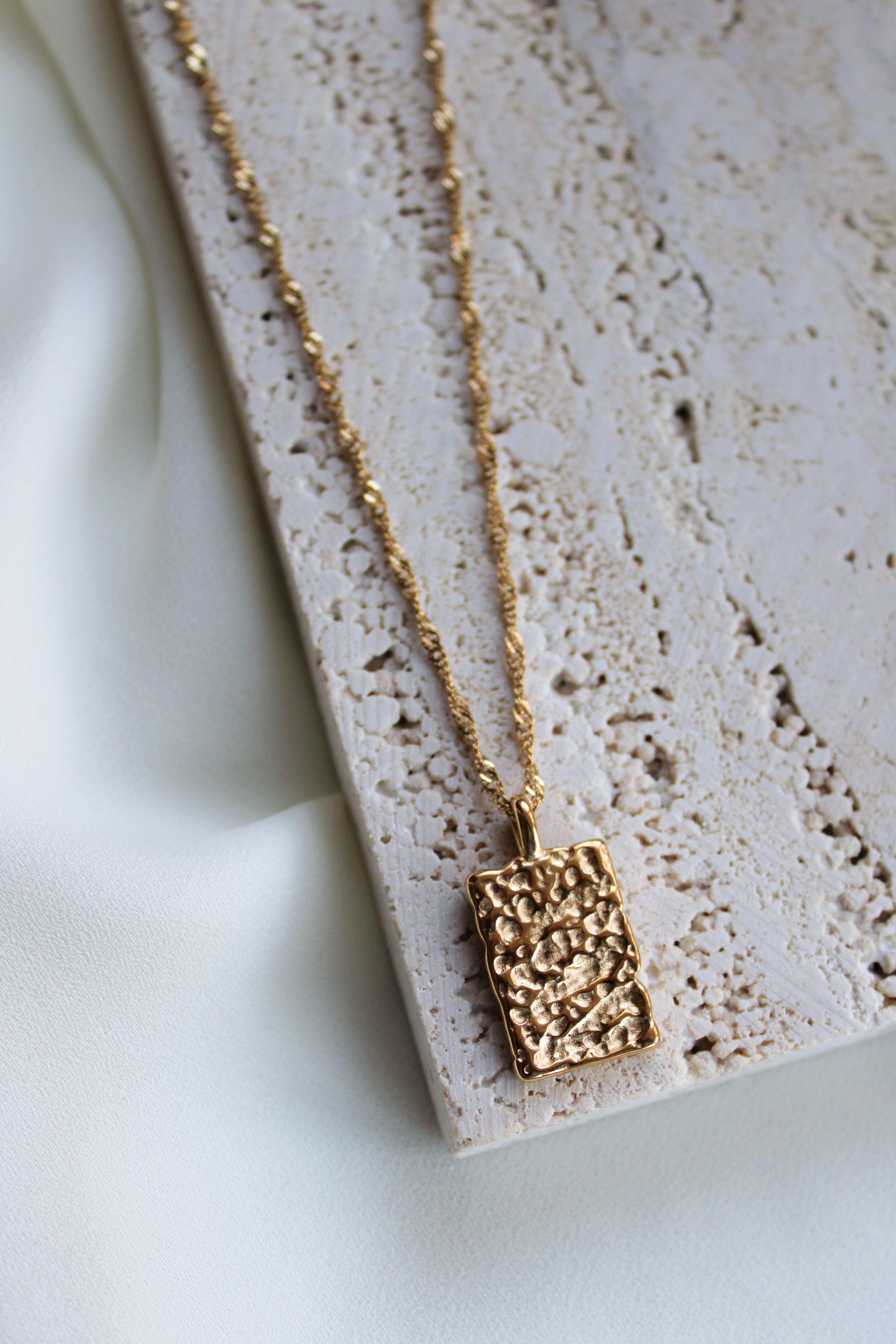Ruffled Pendant Necklace