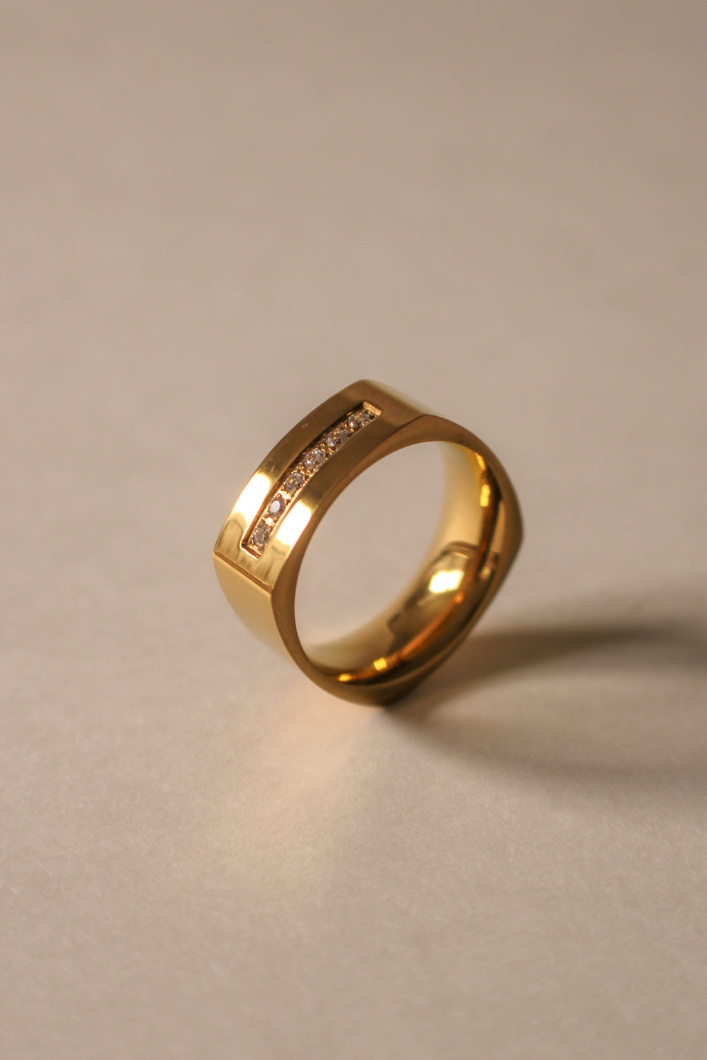 Lellogra Ring