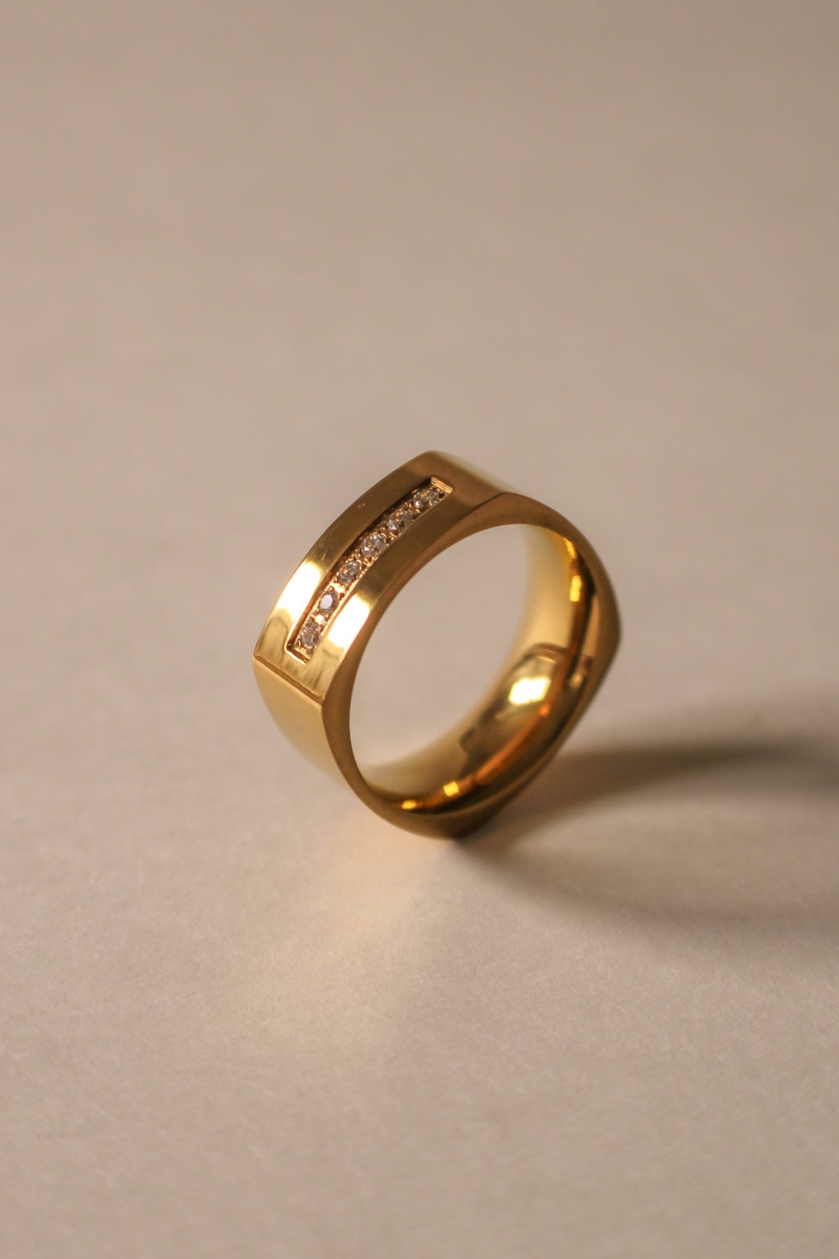 Lellogra Ring