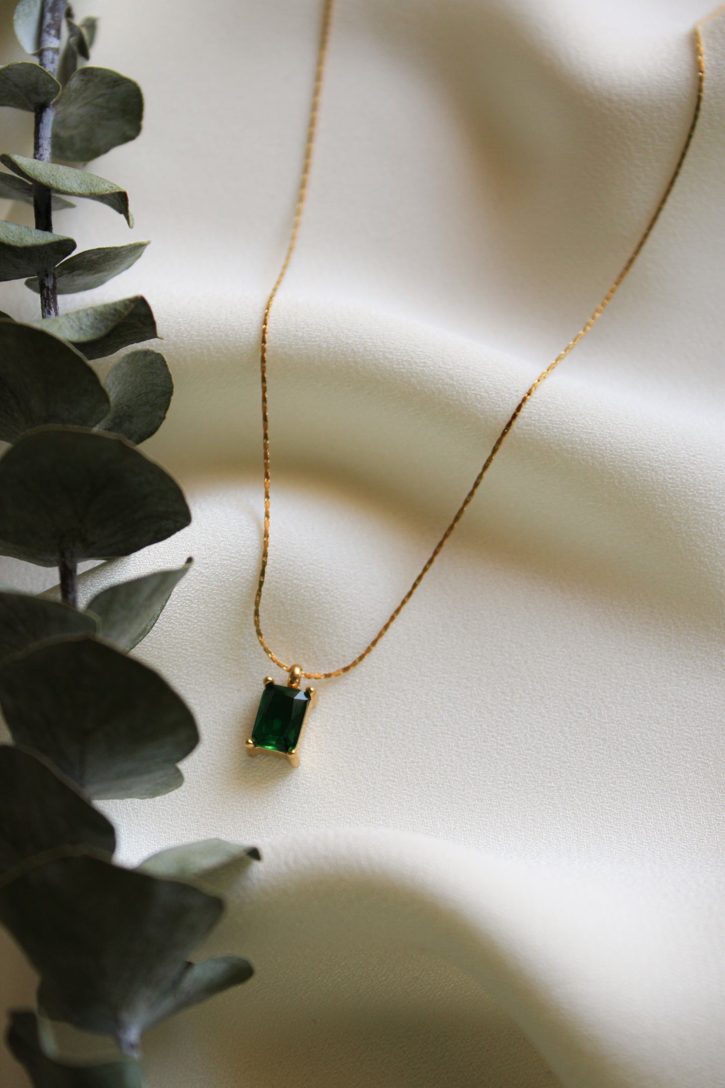 Romano Necklace (Emerald)