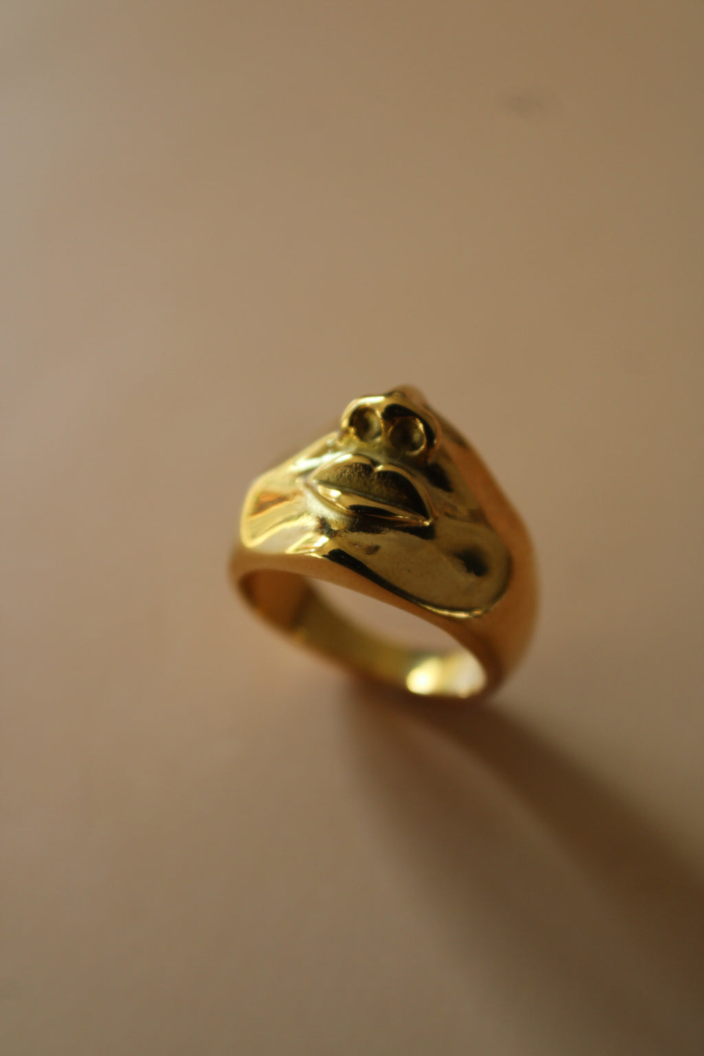 Portrait Ring
