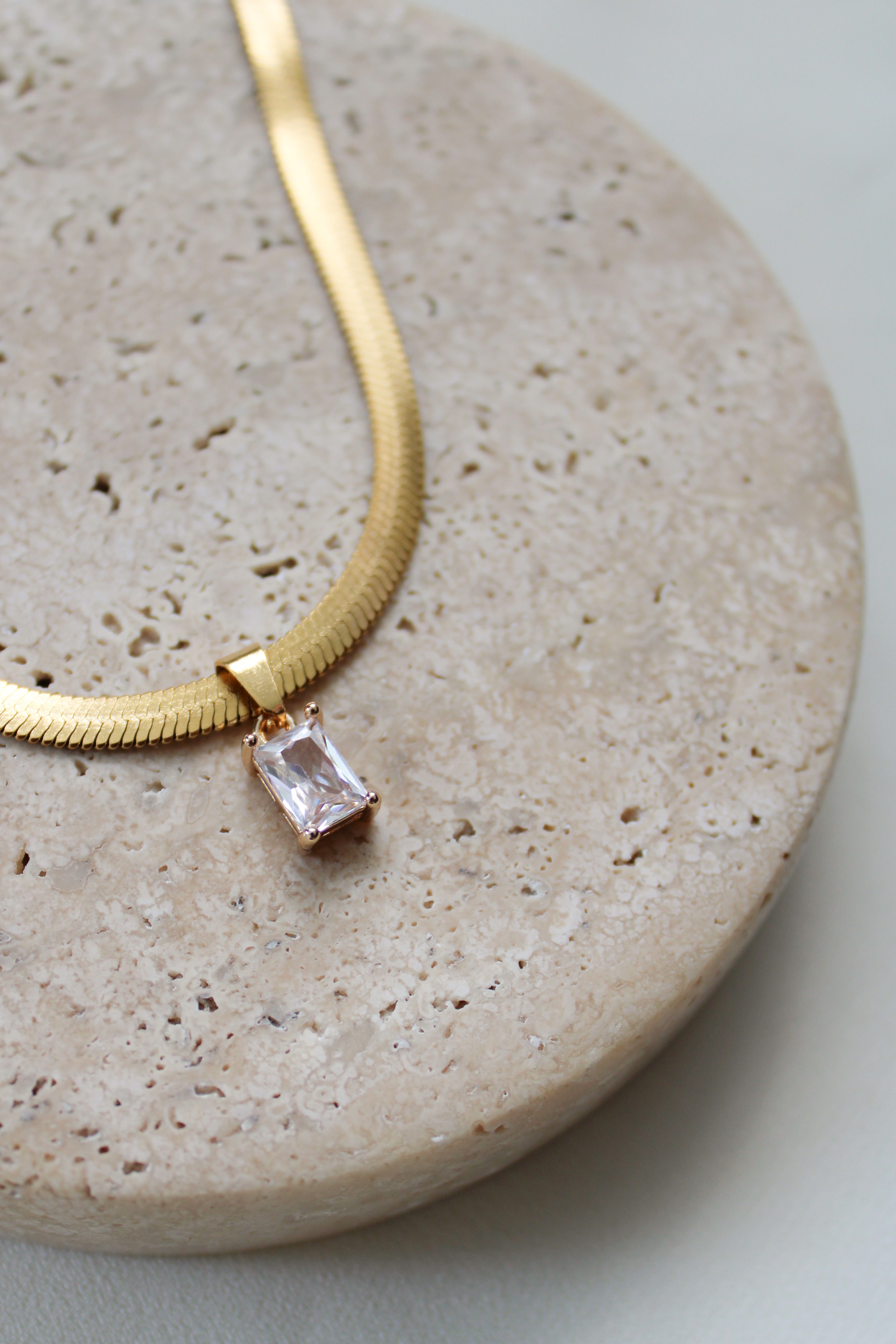 Taylor Necklace (clear)
