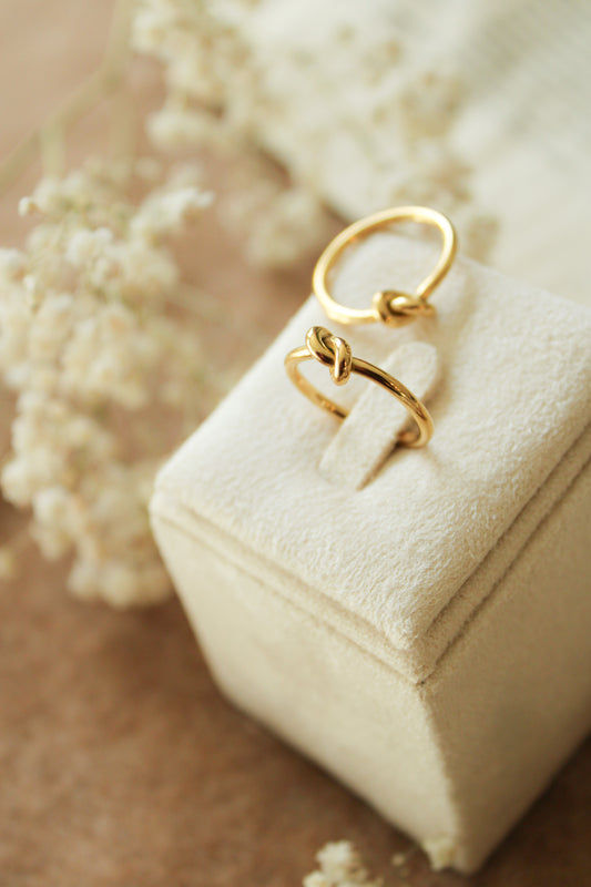 The Knot Ring