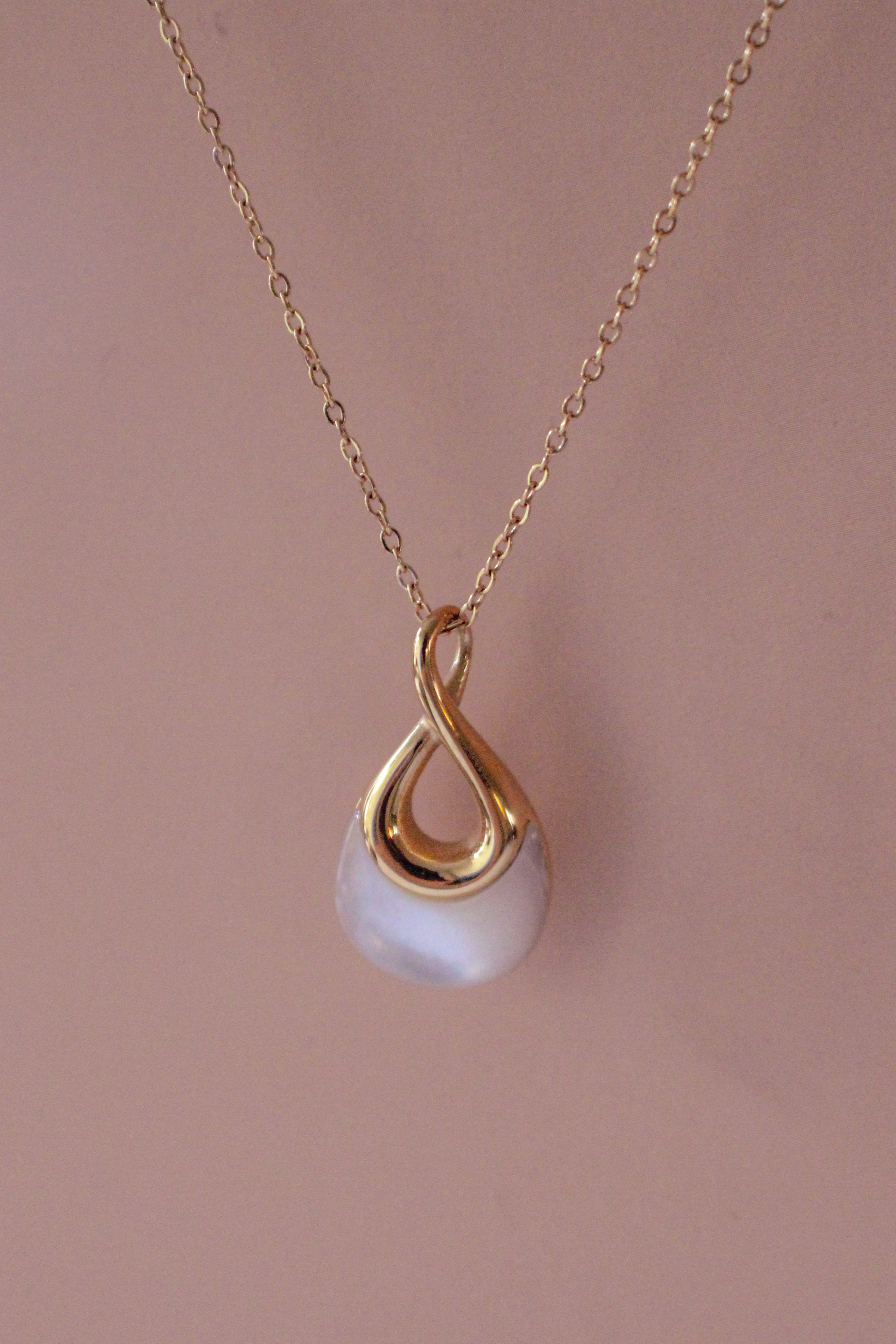 Elume Necklace