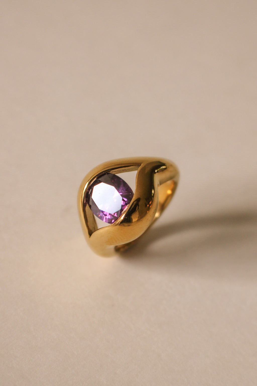 Thysta Ring