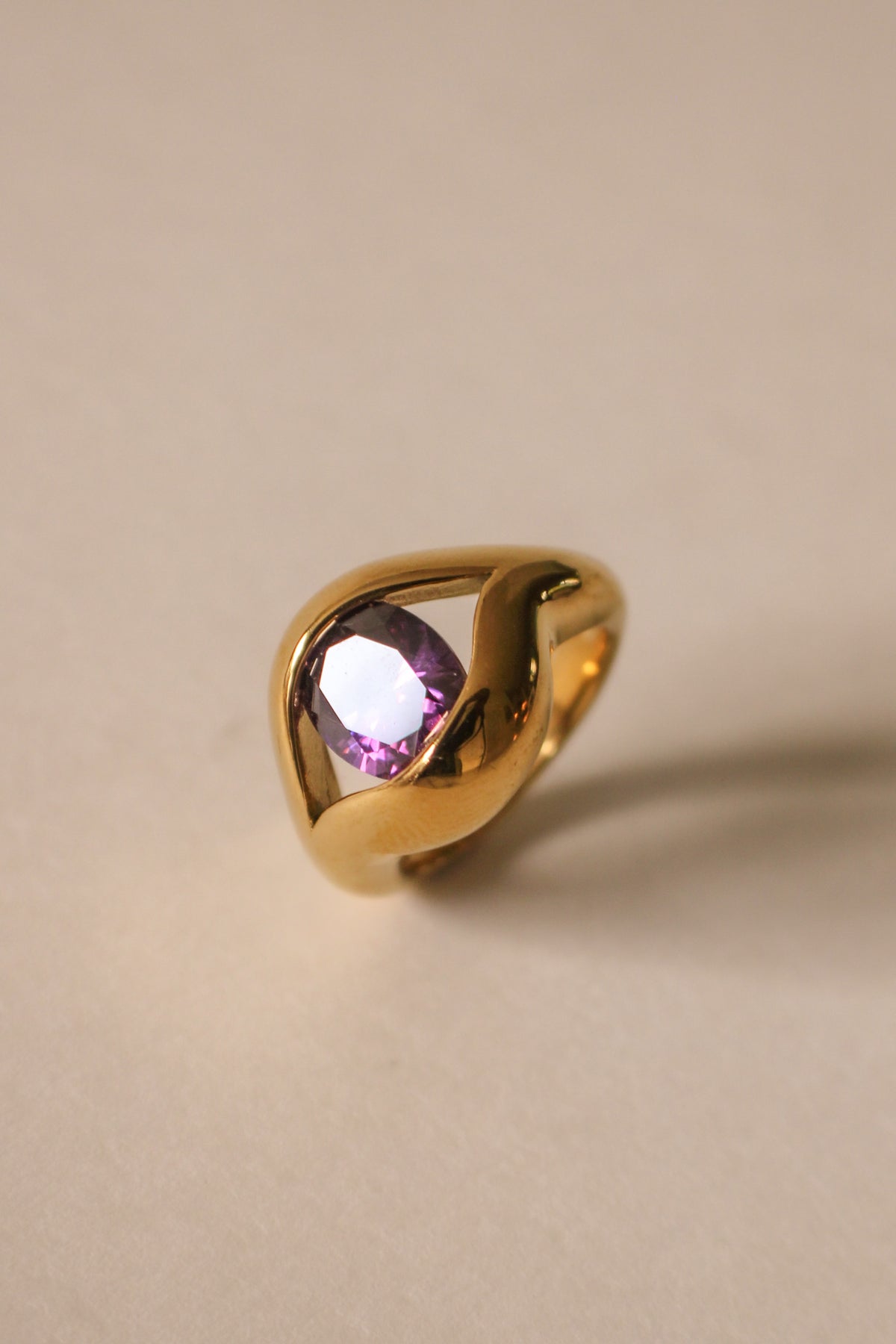 Thysta Ring