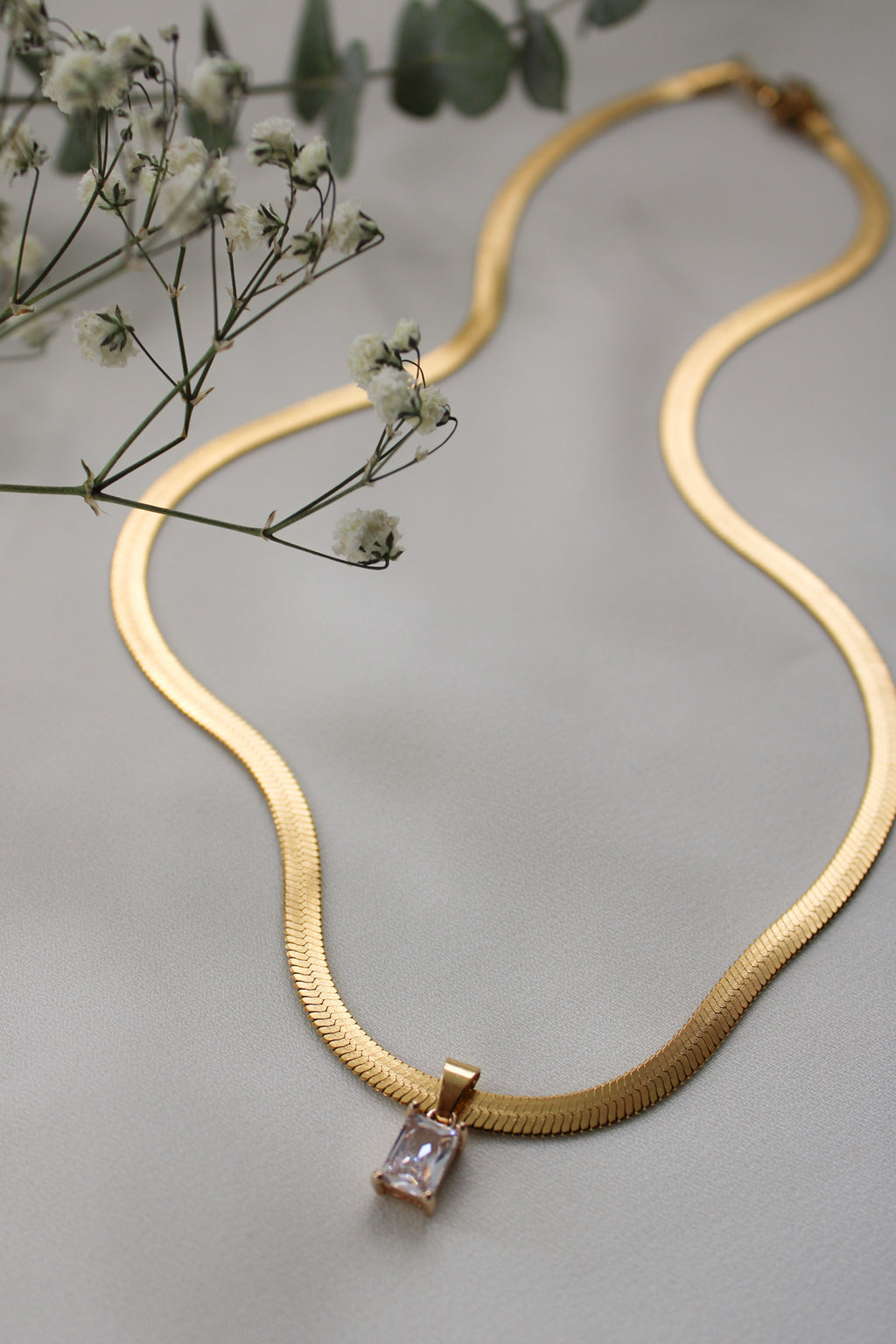 Taylor Necklace (clear)