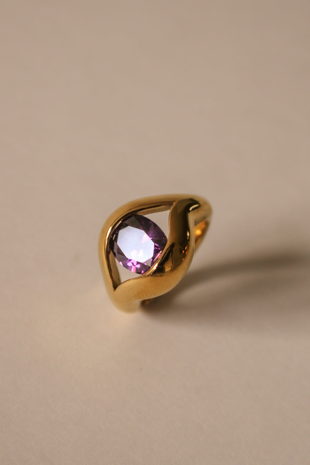 Thysta Ring