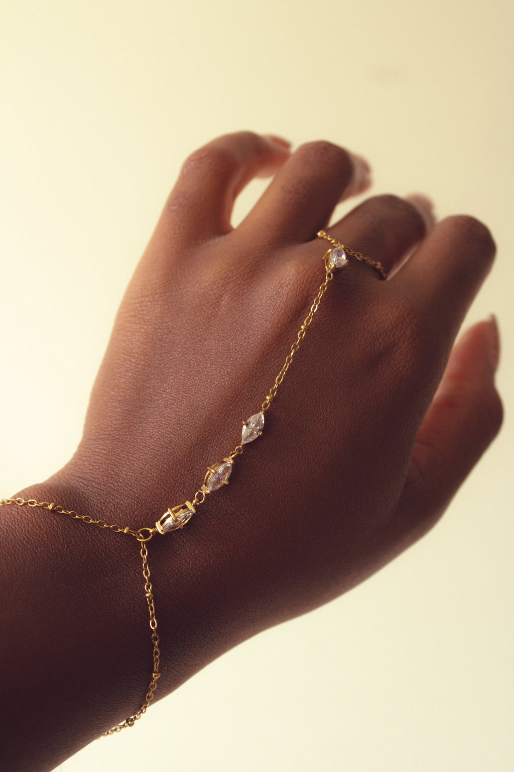 Handchain 01