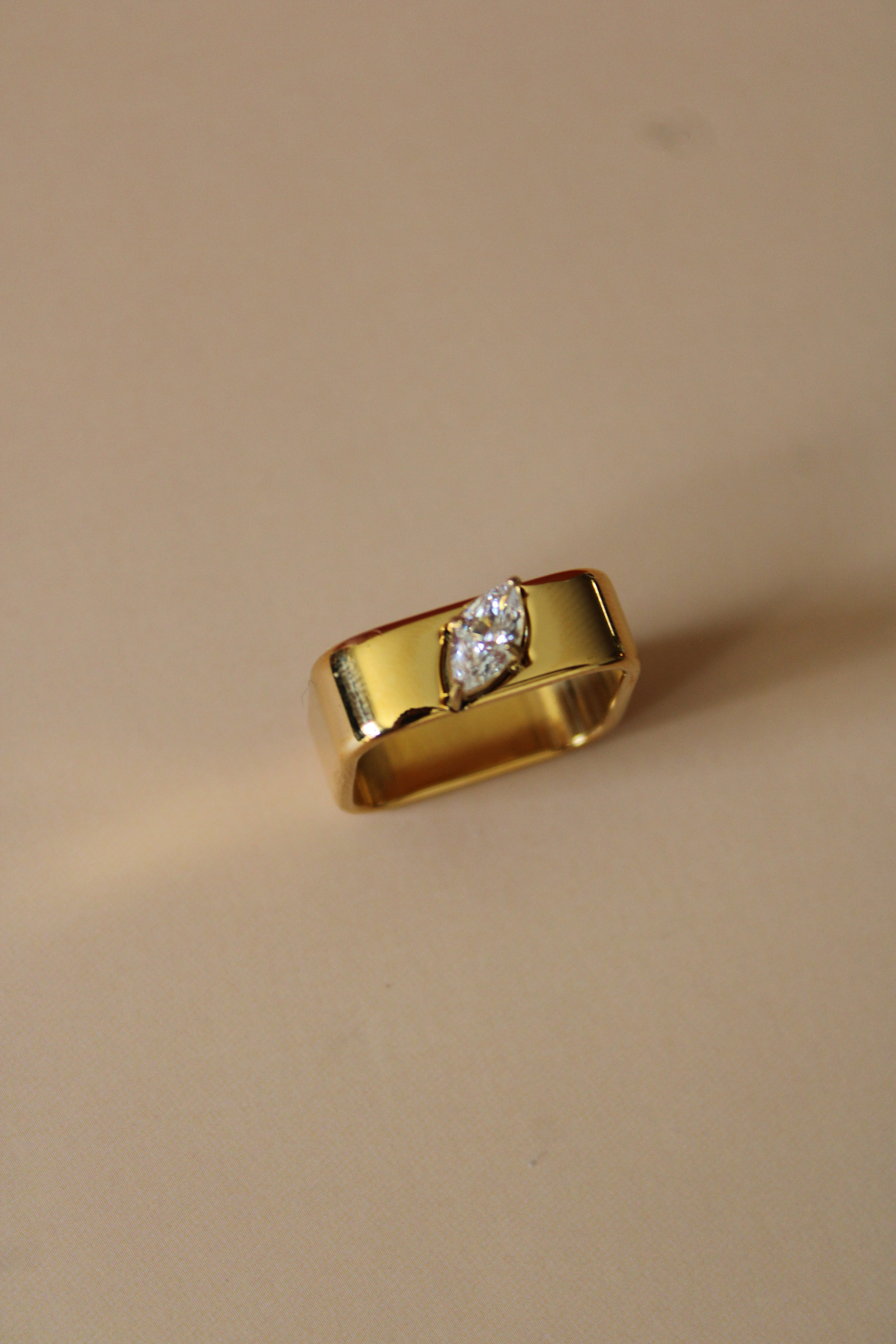 Solenne Ring