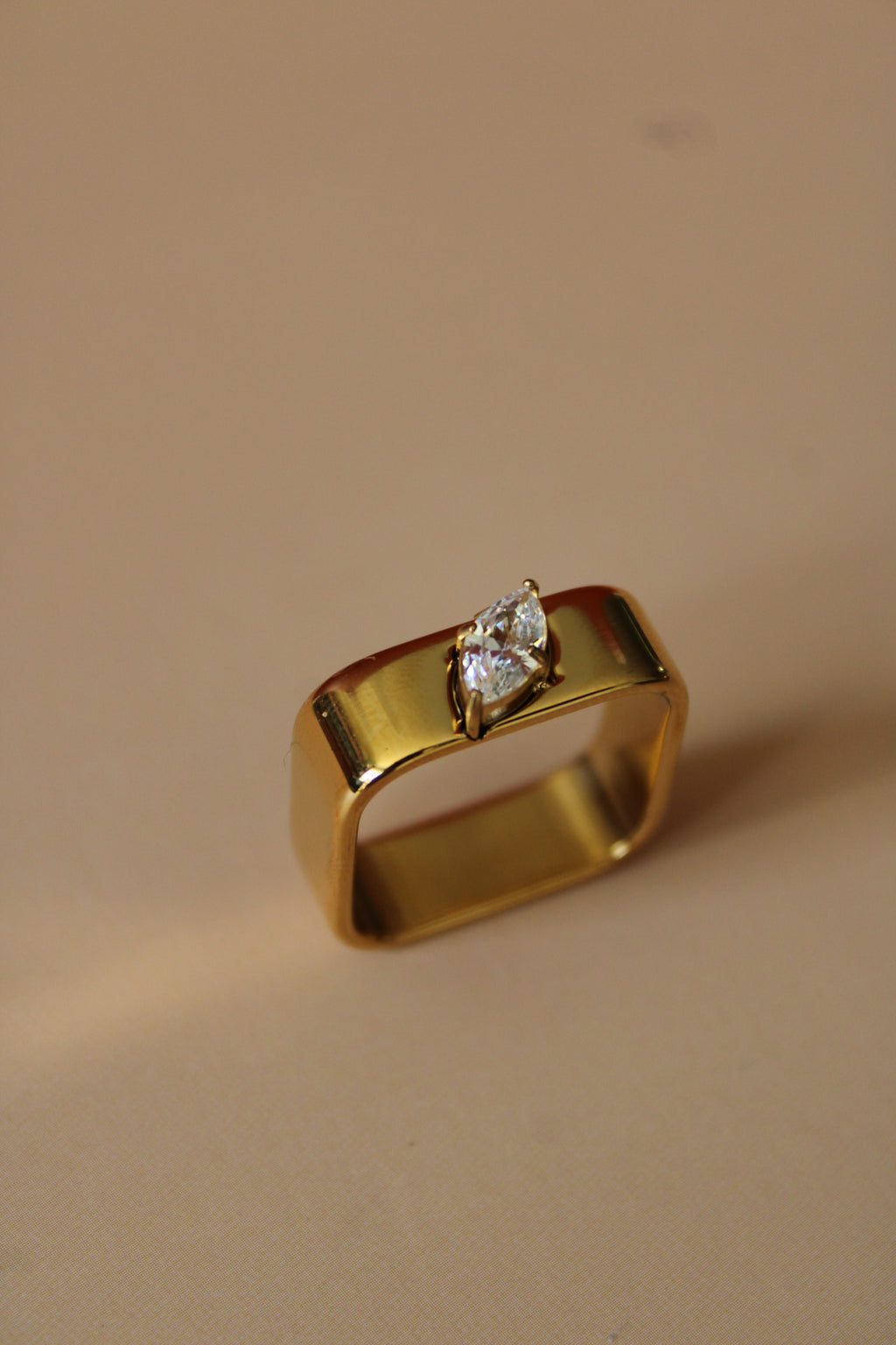 Solenne Ring