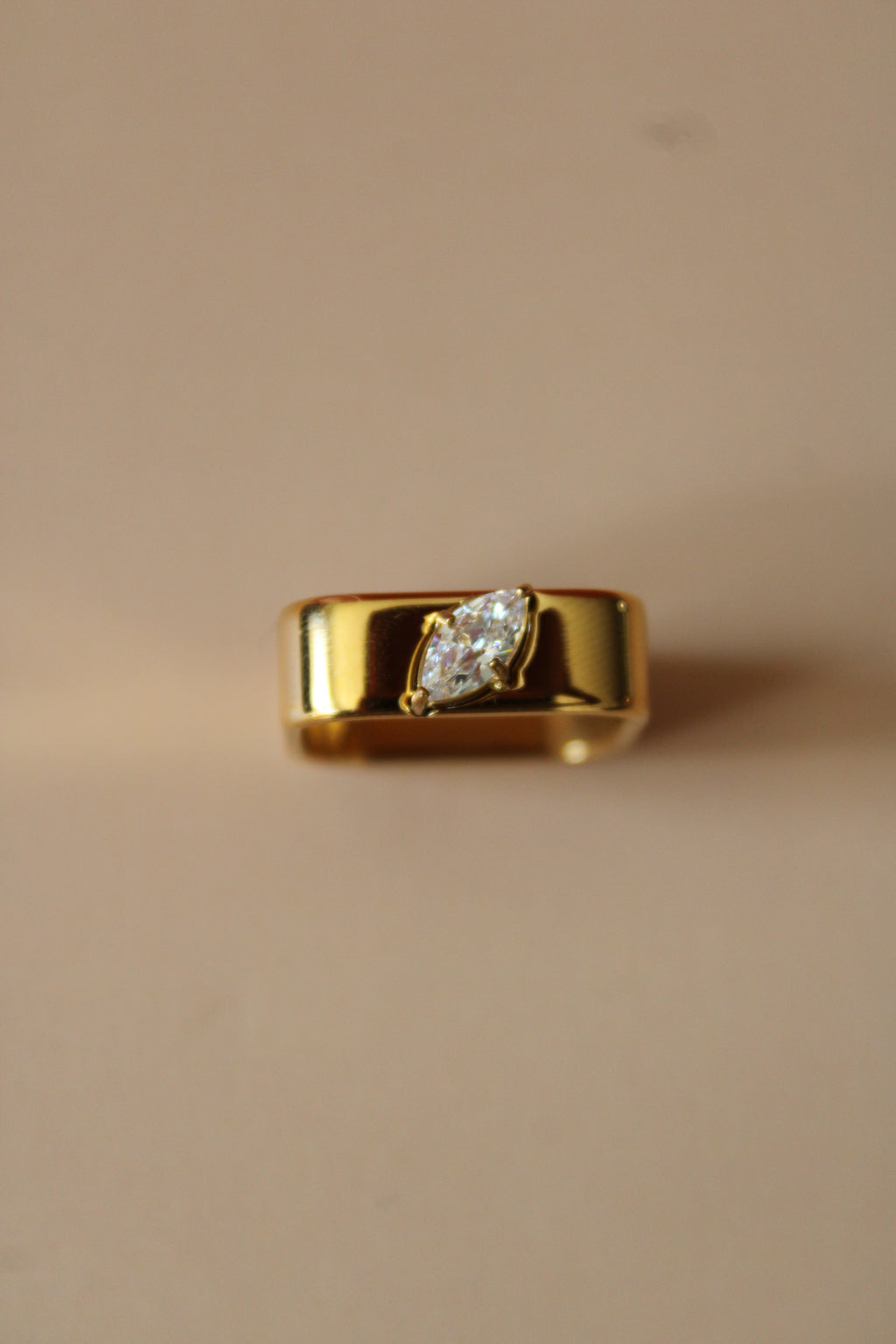 Solenne Ring