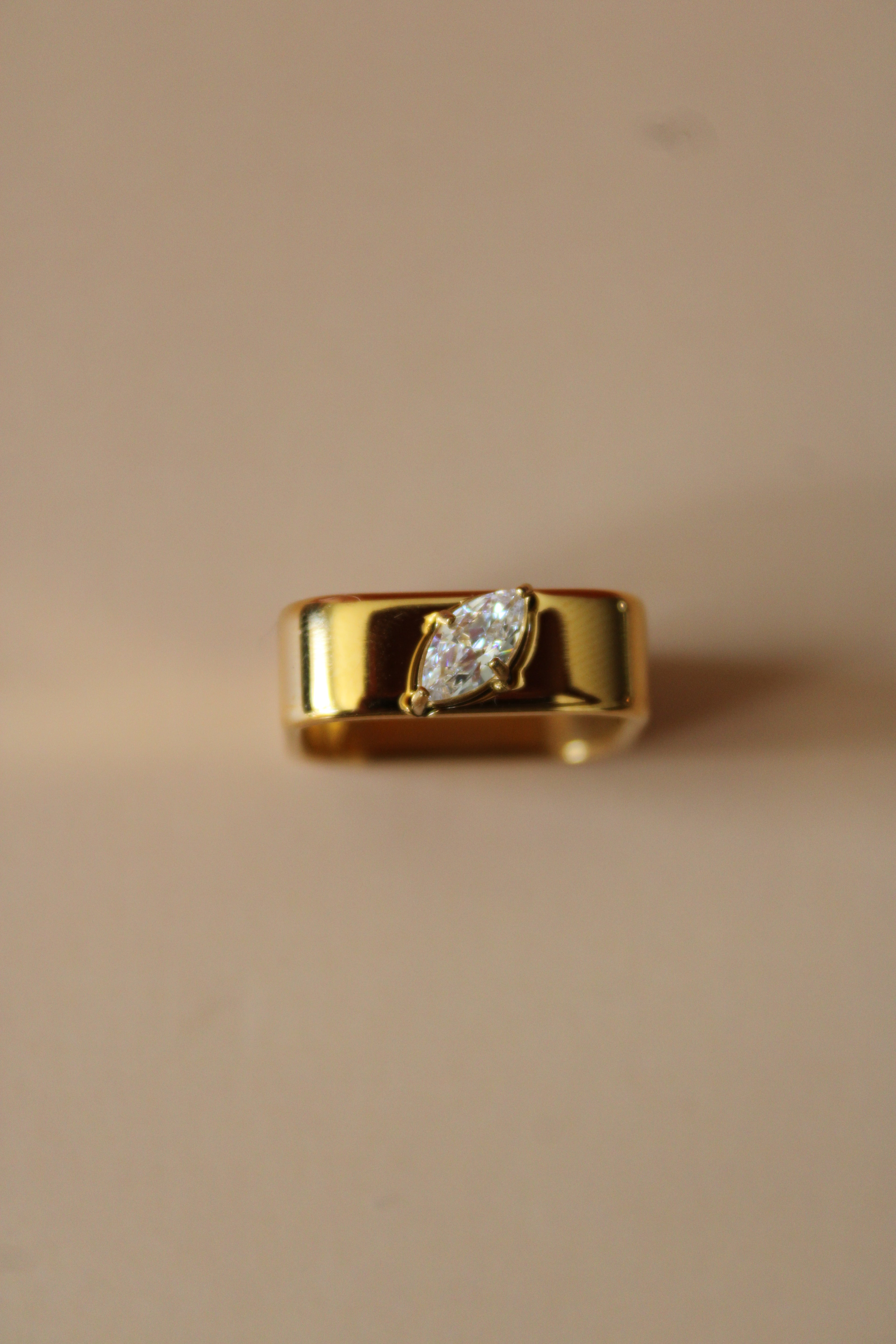 Solenne Ring