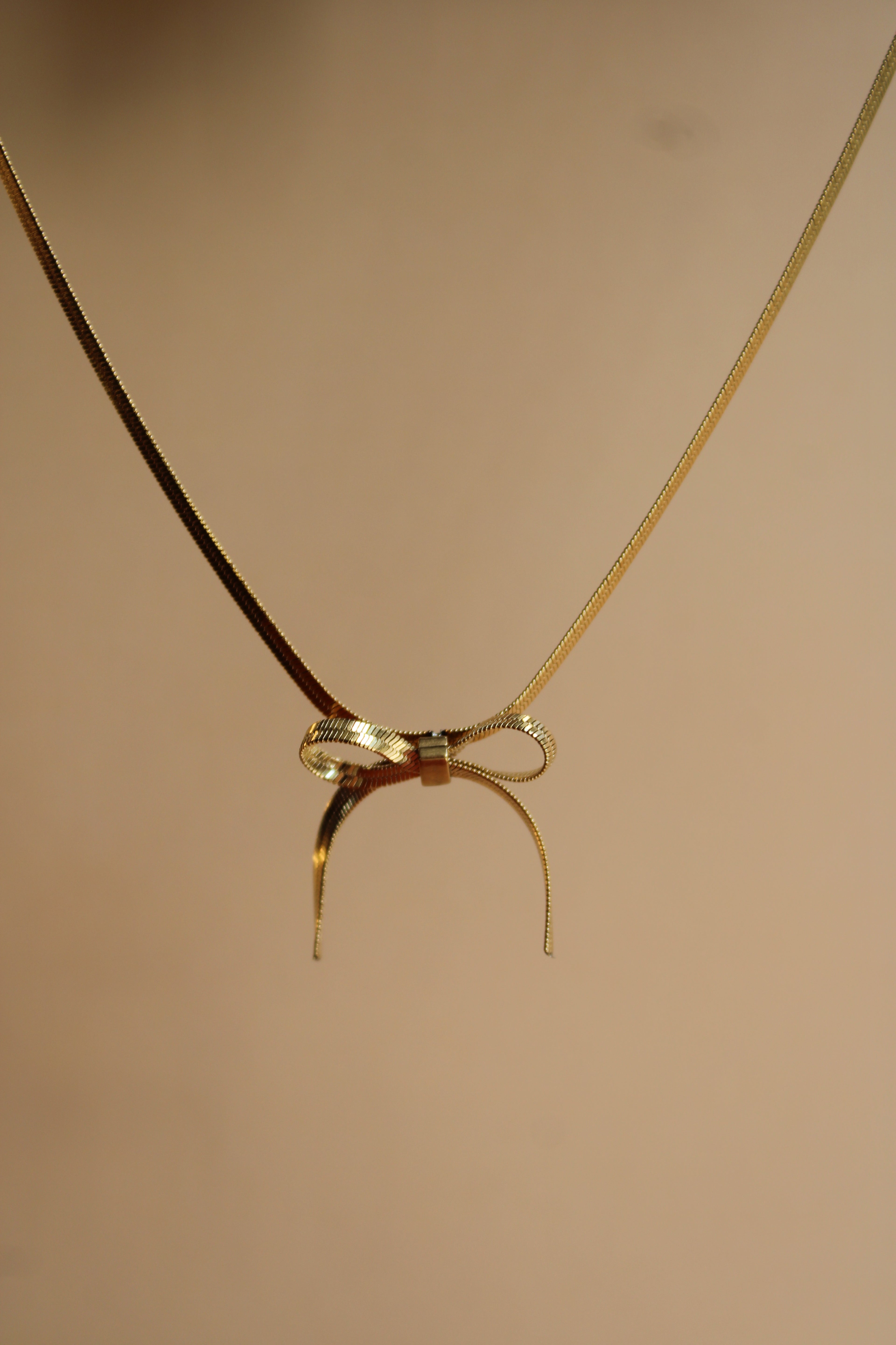 The Bow Necklace