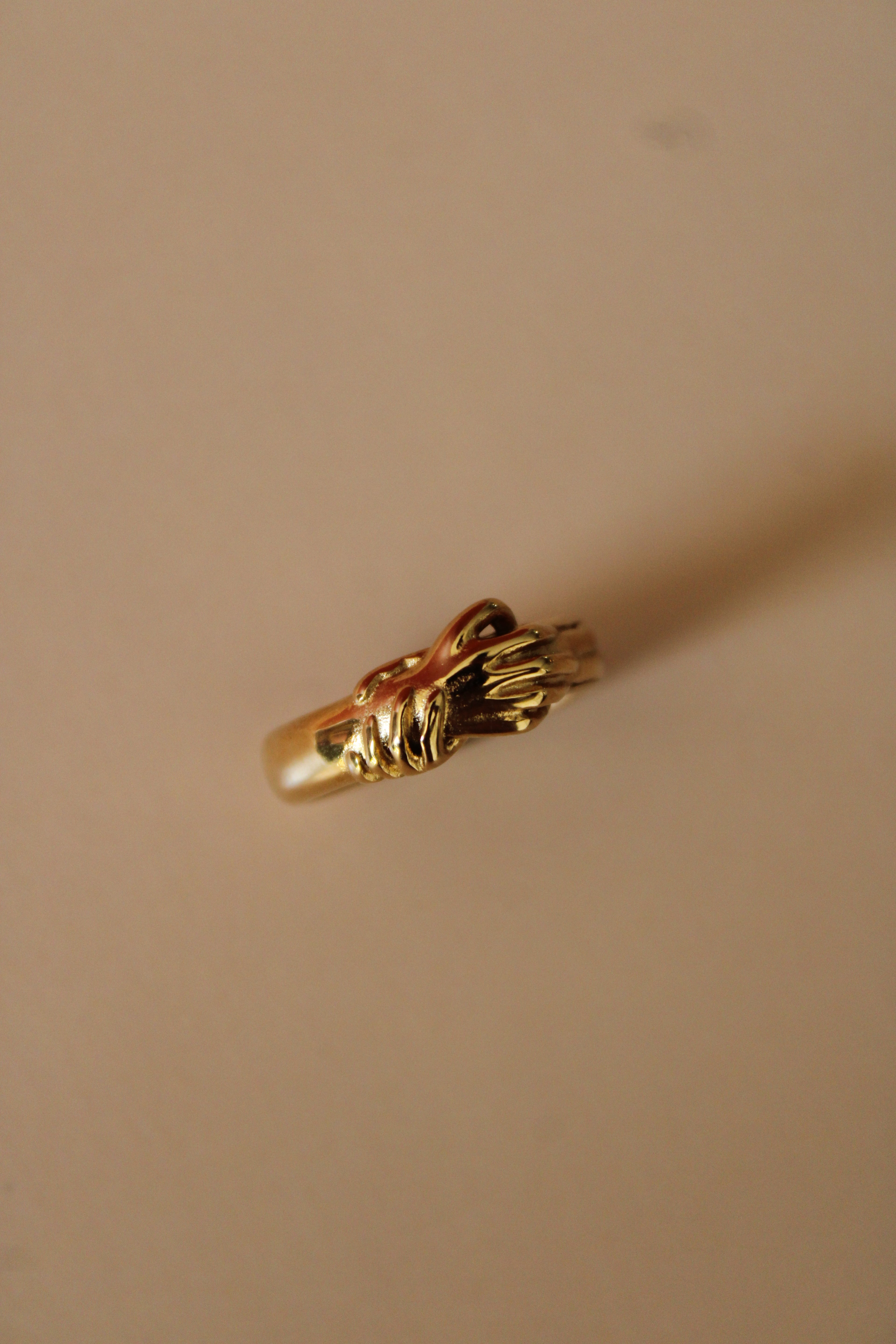 Grasping Ring