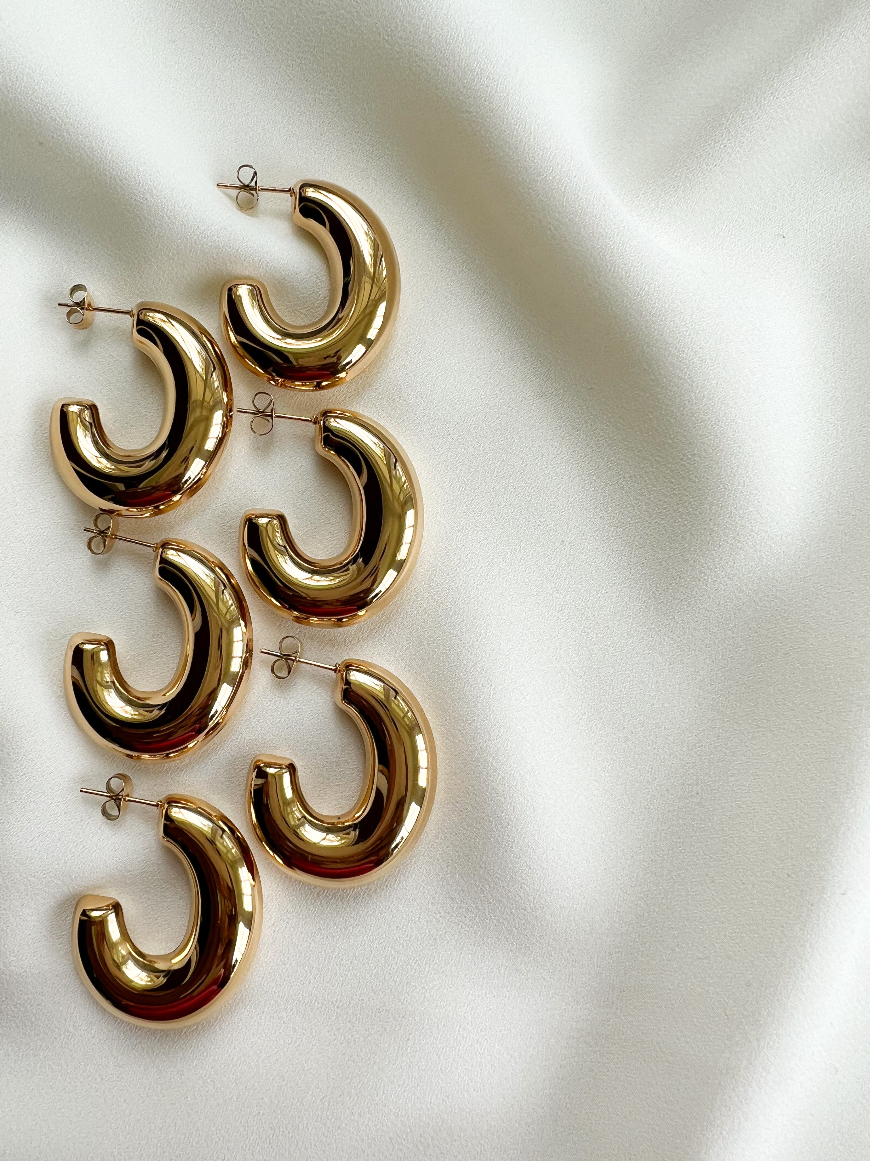 The Perfect (Oval) Chunky Hoop