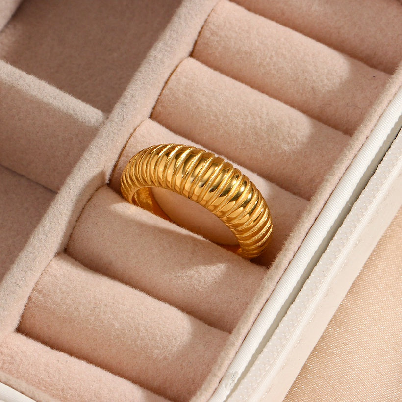 Thick Ribbed Ring