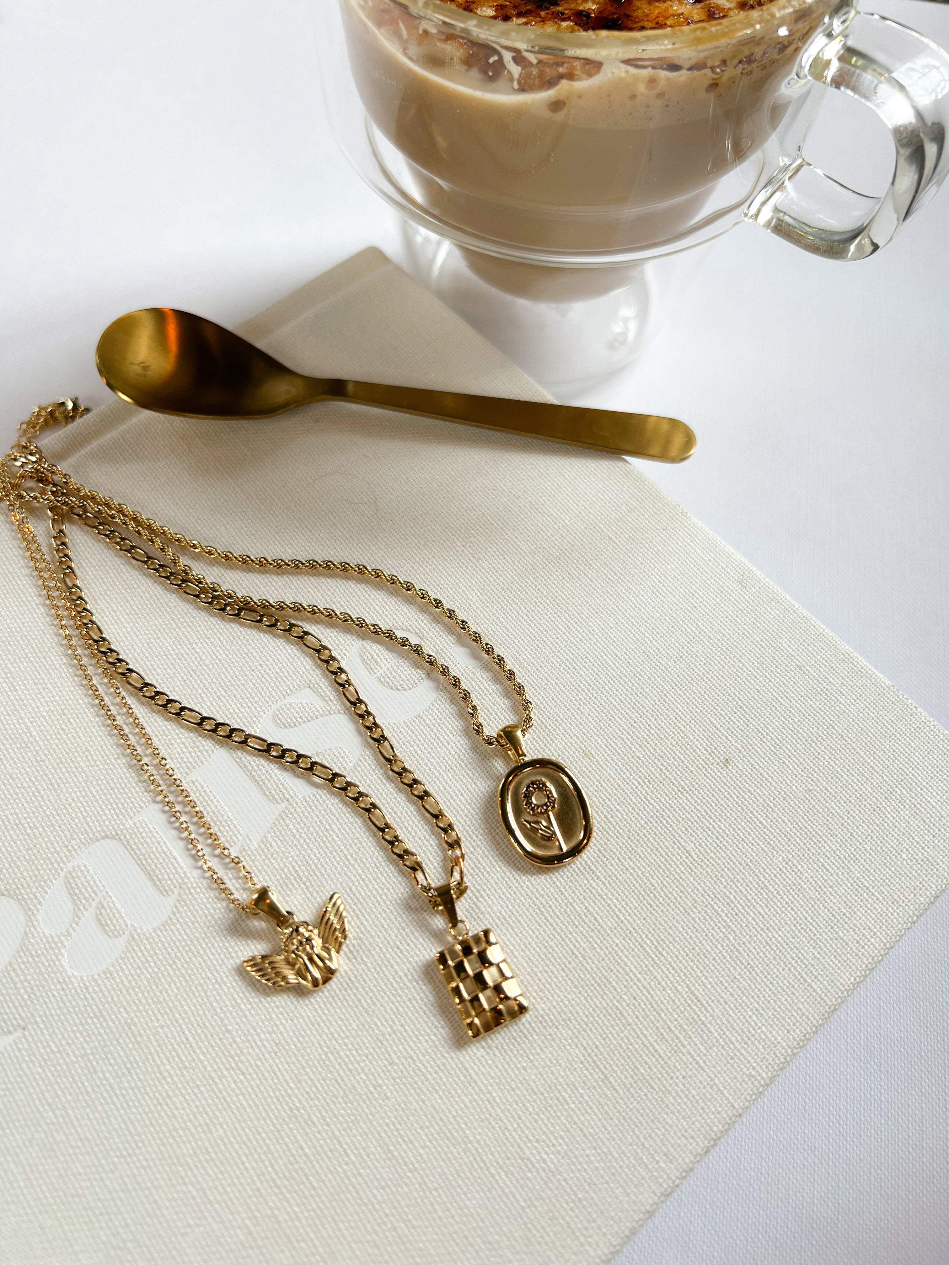 Retro Rose Pendant Necklace