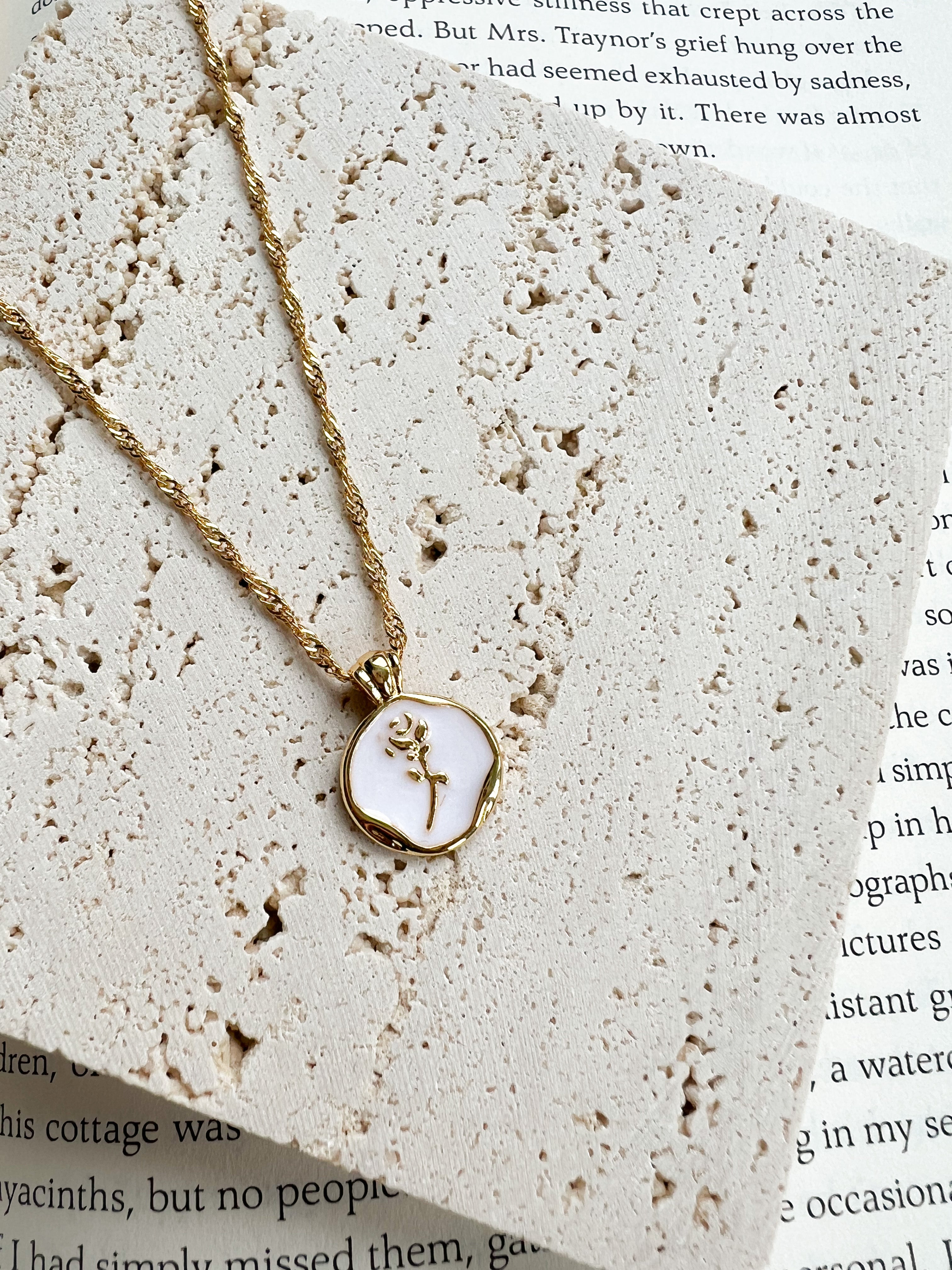 Dainty Rose Necklace