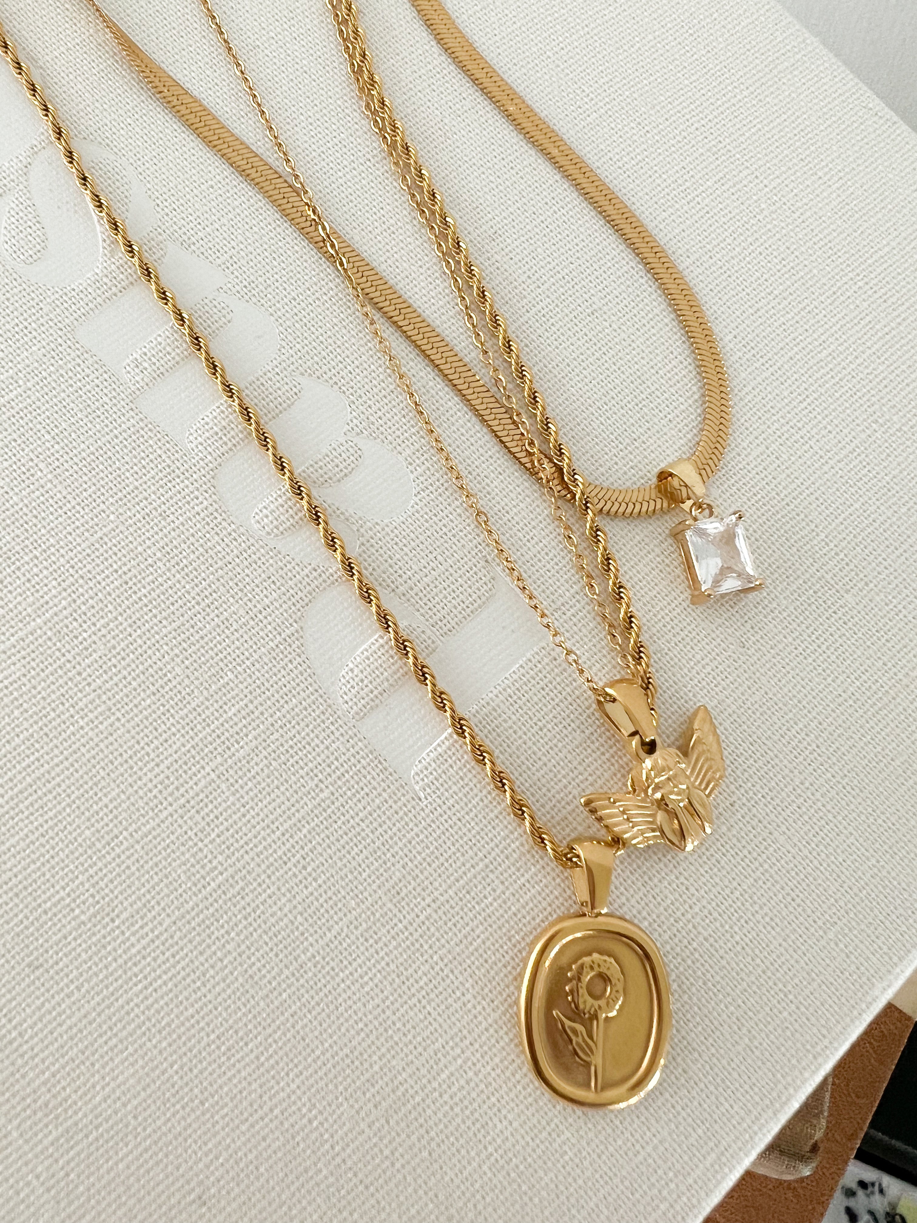 Retro Rose Pendant Necklace